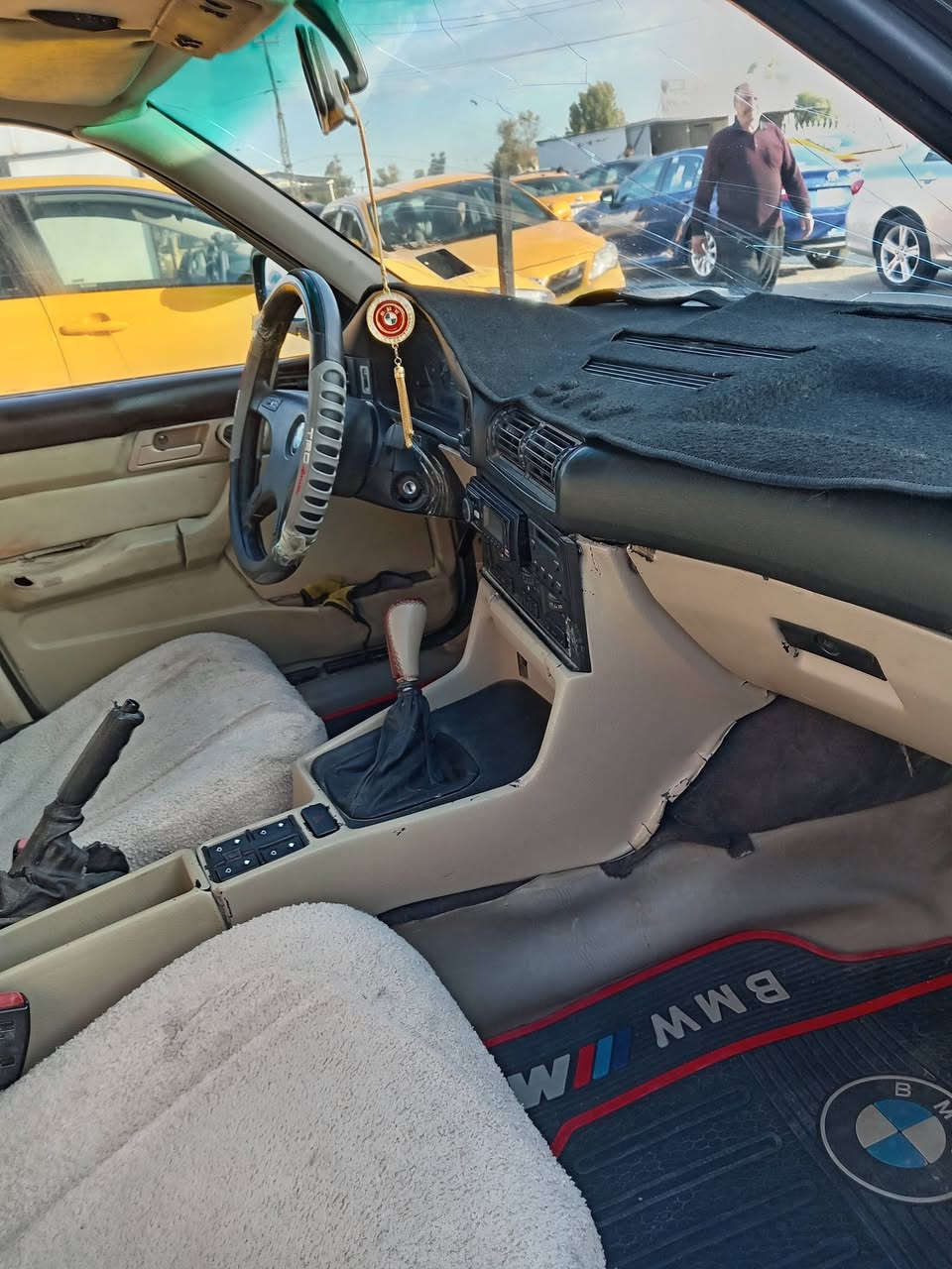 السلام عليكم 
لبيع 
Bmw525i
السياره فول
فتحه سقف 
محدثه كت ام 
رقم صلاح الدين
سنويه ال2031تنتهي 
السعر 40$وبي مجال قليل 
التصال ***********
