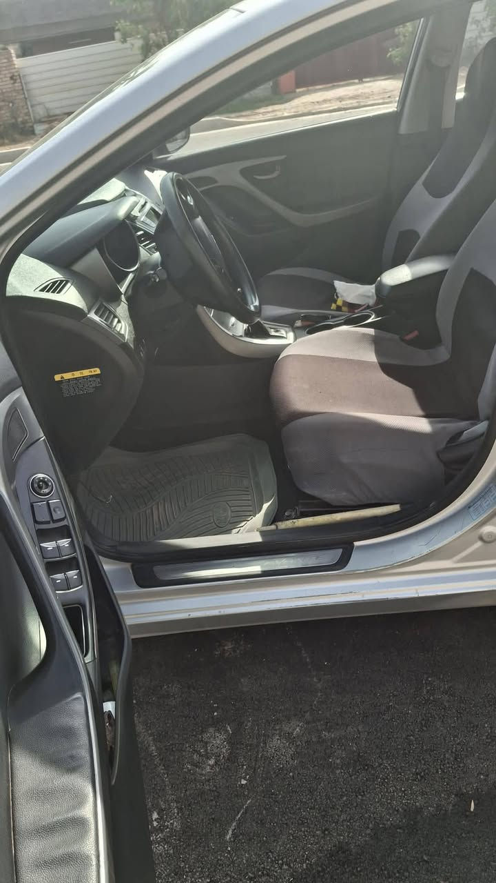 للبيع 2014 خليجي
محرك 1600
رقم بغداد إنكليزي بأسمي سنوية لل 2028
حدادية جديد سويتها
بيها تبديل باب ورة السايق
وصبغ جاملغ كدام السايق
الباقي شرط سونار
السعر 93 وبيها مجال بسيط
مكاني بغداد
***********
