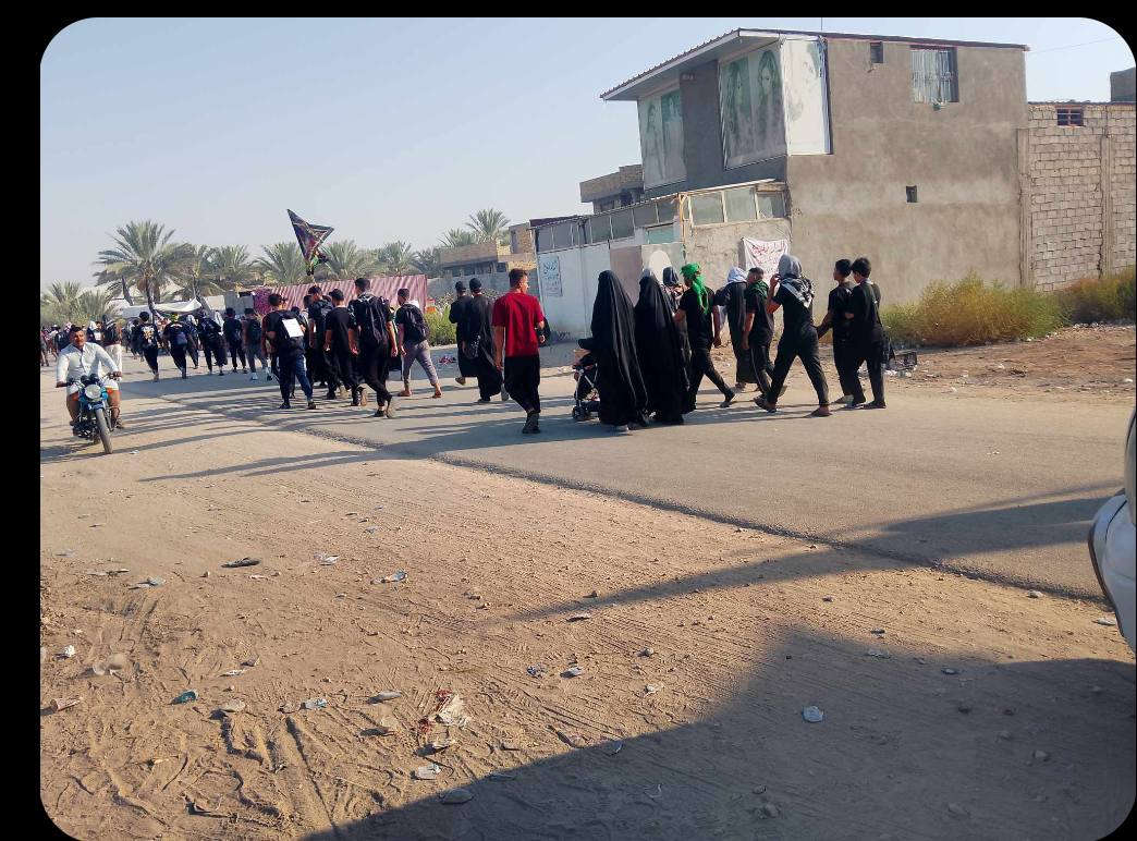 بيت طابقين مع علوة ومحلات المساحة 750متر على شارع الزوار الرئيسي قريب من العلوية شريفه بنت الحسن عليه السلام من جهة طوريج الإستفسار ***********
