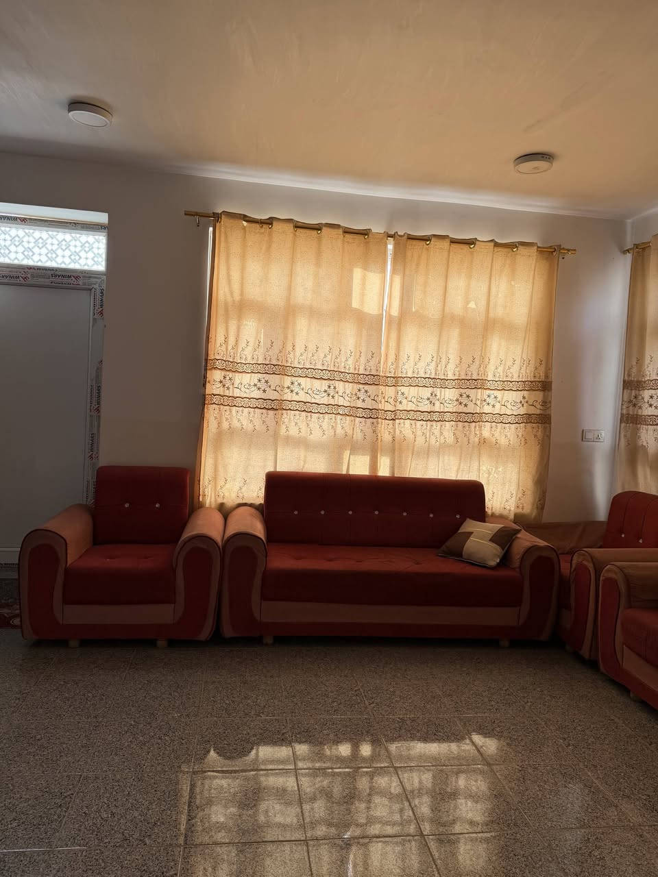 تخم 10 مقاعد 150 ألف
‏‪***********‬‏
مكان حله مركز
