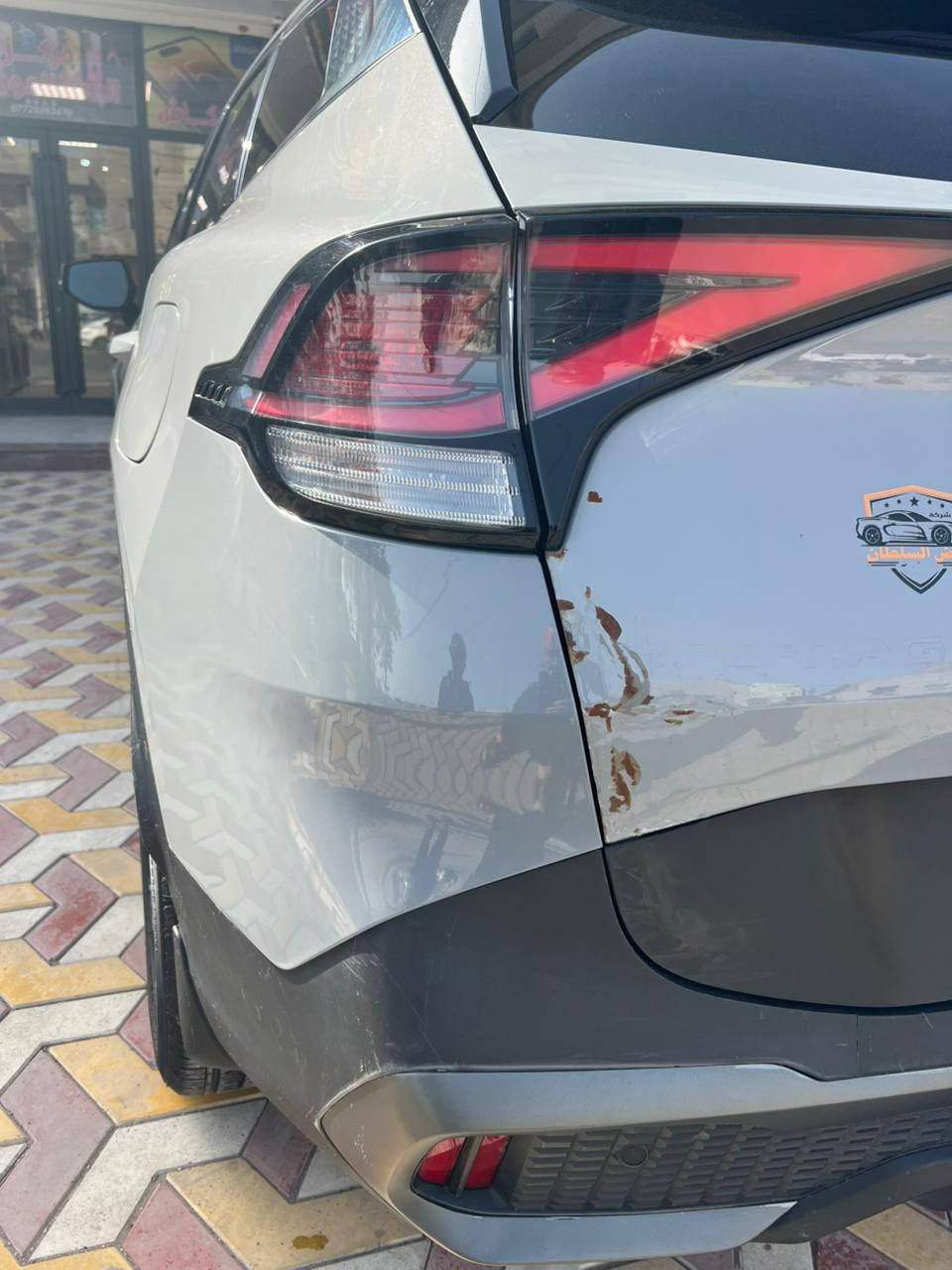 سلام عليكم 
سبورتج 2023 لون سمنتي وارد امريكي x-Line
حادث بسيط كلش 4 اصابع بالصندوق موضح بصور الحادث تعتبر كلين 
فول مواصفات ماشيه 49500 ميل بدون ايرباك جديد كلش شرط الفحص مكان السيارة الدوره ش 60 الاتصال *********** السعر  228 $
