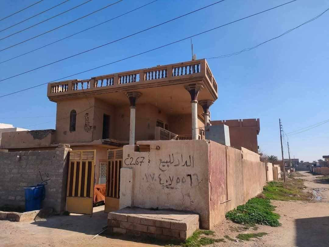 الدار للبيع 

بيجي حي الرساله قرب شارع المقبره يبعد عن الشارع العام 50 متر:ملاحظه البيت قسام شرعي المعامله كامله للستفسار ***********... مساحه البيت 388 متر
خمس غرف نوم هول وستقبال. وماي خطين وبير بي ومخزن خارجي وكامل حتا خط مولد ستفسار خاص واني خادم... الجميع @إشارة
