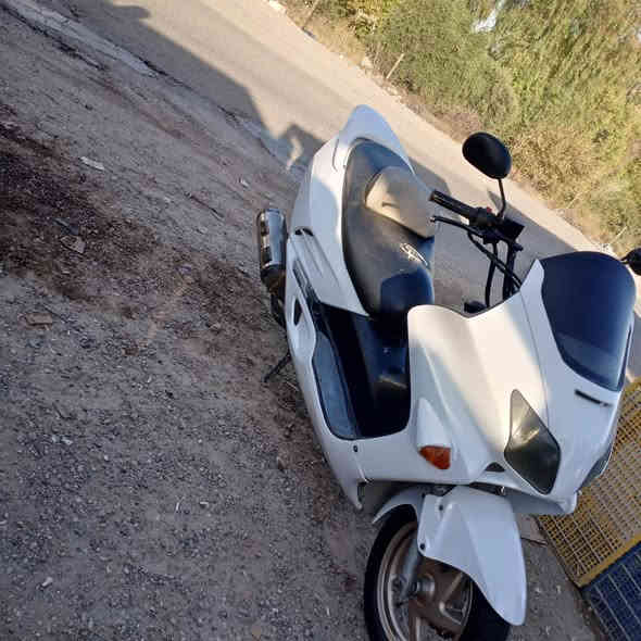 سلام عليكم دراجه للبيع او مراوس بيراني نضيف دراجه فورزه 06نوعهHONDA ياباني دراجة سرعته160+بيه راديتر حماوه ماتصعد ربع طبيعي دراجه كله بلادي خير من الله كل نقص مابيه موديله 2006بيه مانع تزحلق بيه سايد بريك هم كهربائيات كله شغاله سعره600وبيه مجال عنواني خانقين كاريز بان رقمي ***********
