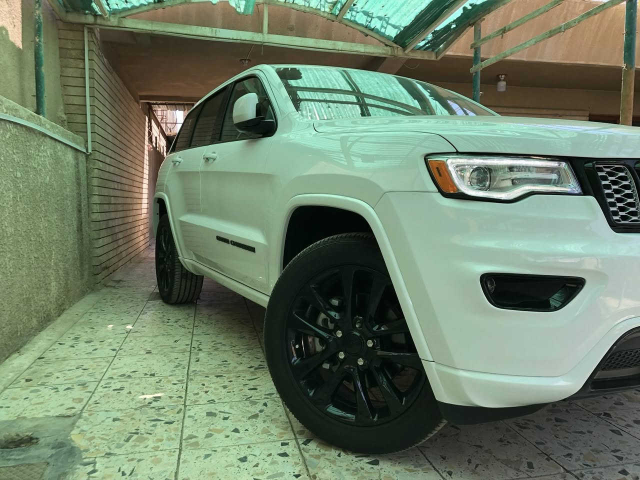 السلام عليكم

السيارة جديدة كلش وبالعافية على الياخذها

 JEEP GRAND CHEROKEEبلاك توب  2018

عدد المسافات (٨٩) الف ميل  

جيب فئة:    لاريدو بلاك توب 4x4

موديل:     ٢٠١٨

مكينة:     V6 3.6

وارد امريكي  (قطعه وحده * جاملغ امامي * بدون اي دواخل شاصي بدنه لغود كله مكفول ).  🙋‍♂️ ضربه مو قويه  ✅
بدون ايرباك بدون ايربك بدون ايرباك 

العنوان بغداد  - الزعفرانيه  - شارع المعهد    السياره باسمي - تحويل مباشر 

السعر: 260 و بيها مجال 

للاستفسار: ***********

اتصال او واتساب
