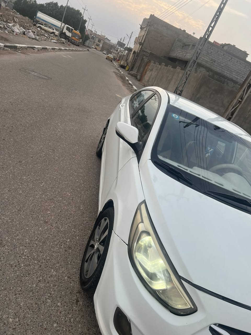 السلام عليكم سياره اكسنت للبيع                                                           موديل 2016خليجي
السياره سنويه لحد27
السياره جاهزه مكينه كير 
حداده تايرات السياره كفاله عامه 
بس كفع صبق القماره وصار شلون الزنجار 
وصبقت السياره عام علمن كفاله من الضربه 
مكينه 1600دوش العنوان البصره مركز 
السعر 85وبيهه مجال قليل للتواصل 
***********
