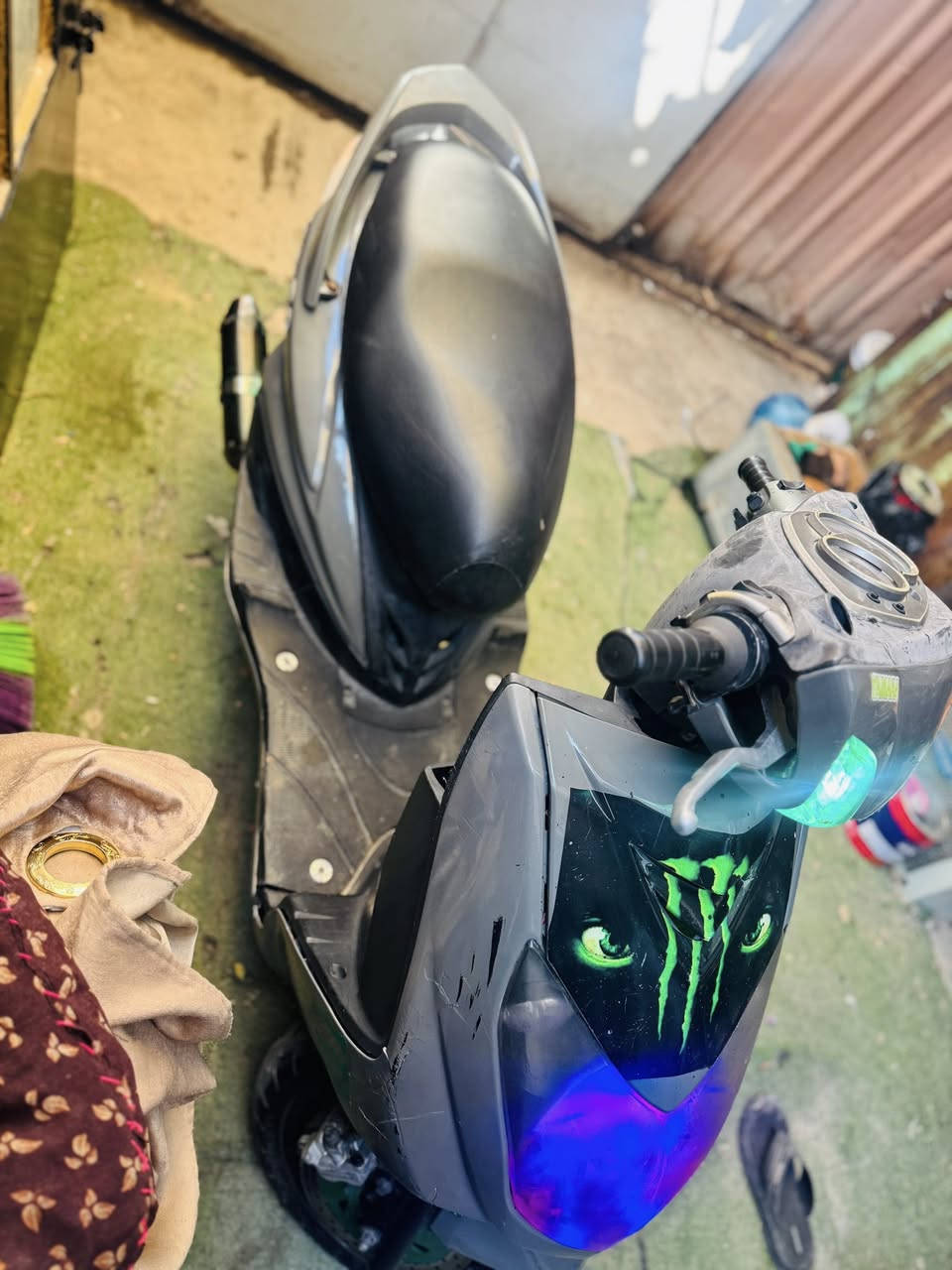 السلام عليكم حبايبي دراجه سكنس فحل دراجه رياضي كلها رياضي وشلعه اشك الكاع مال مطارح ومصبوغه لون الجماليه وحراري ونانو سيراميك كامله مكمله كلاجات رياضي كلوبات دبل اشاره اكلوب اصلي رماش لوان دبل اشاره رماش بكلايت رياضي دراجه تخبل نكره سلف السعر ٨٠٠ وبيها مجال رقمي *********** عنواني بغداد الطالبيه فلكه ٨٣
