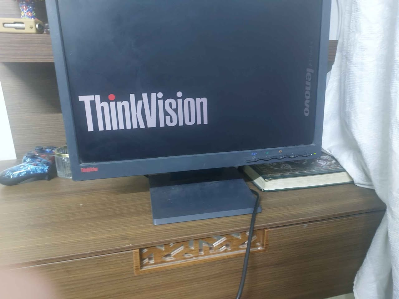 🖥️ شاشة Lenovo ThinkVision الأصلية – 19 إنش 🖥️
✨ مثالية للحواسيب المكتبية ولعرض كاميرات المراقبة (DVR/NVR) ✨
المواصفات:
✅ ماركة: Lenovo – صناعة متينة
✅ الحجم: 19 إنش Widescreen
✅ تردد: 60Hz (60 فريم)
✅ المنافذ: VGA & DVI
✅ الاستخدام: ممتازة للحواسيب المكتبية وللكامرات
الموقع: أربيل – شارع 100، خلف تودي
السعر: خاص (للجادين)
📞 للاستفسار والشراء: *********** أربيل, العراق
