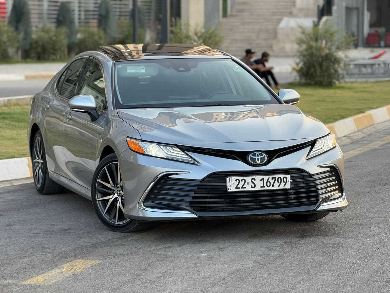 𝐓𝐎𝐘𝐎𝐓𝐀 𝐂𝐀𝐌𝐑𝐘-𝐗𝐋𝐄
تويوتا كامري (XLE) موديل : 2023 
السيارة مرقمة اربيل تحويل للمشتري   
اللون : مميز سلفر
السيارة بجمها كبس برغي ممفتوح بي
حادثها خلفي باب مبدل ومصبوغ   + التمكة من فوك بيها طخه وانصبغت +  صبغ بالصندوك قليل / 
السيارة مبدل بيها فقط باب الباقي كله بلادي
حجم المحرك : V4  2.5L 
المواصفات 
: 𝐗𝐋𝐄 معروفة  فول مواصفات للاخير
 مواصفات/
فتحة سقف بنوراما 
كيــــج الكـــترونـــي
شاشة كبير لمس(𝐉𝐁𝐋)
سيتم سماعات (𝐉𝐁𝐋)
شحن وايـــر ليـــس
كــــاميــــرة
ابواب  بصمة
بصمة تشغيل 
تشغيل عن بعد
هاند بريك بصمة
اوتو هولد (𝐀𝐔𝐓𝐎 𝐇𝐎𝐋𝐃)
اوتو ستارت (𝐀𝐔𝐓𝐎 𝐒𝐓𝐀𝐑𝐓)
اوتو ستوب (𝐀𝐔𝐓𝐎 𝐒𝐓𝐎𝐏)
رادار امامي (تحديد مسار)
‏‎رادار جانبي (نقاط عمياء)
‏‎رادار خلفي (التحذير من الاصطدام)
‏‎حساسات امامي
‏‎حساسات جانبي 
‏‎حساسات خلفي 
نظام (𝐄𝐂𝐎)
نظام (𝐍𝐎𝐑𝐌𝐀𝐋)
نظام (𝐒𝐏𝐎𝐑𝐓)
مانع انزلاق+𝐀𝐁𝐒
تحكيمات استيرن
استيرن هيتر
كشنات جلد
كشنات كهربائي
كشنات هيتر
تبريد مركزي
لايتات (𝐋𝐄𝐃) ليـــد عدسة زينون
بكلايتات (𝐋𝐄𝐃) ليـــد
ويـــل كـــروم 
واتساب   + ☎️ *********** 
عنوان📍بغداد / الكرخ المنصور
سعرها 208 ورقة
