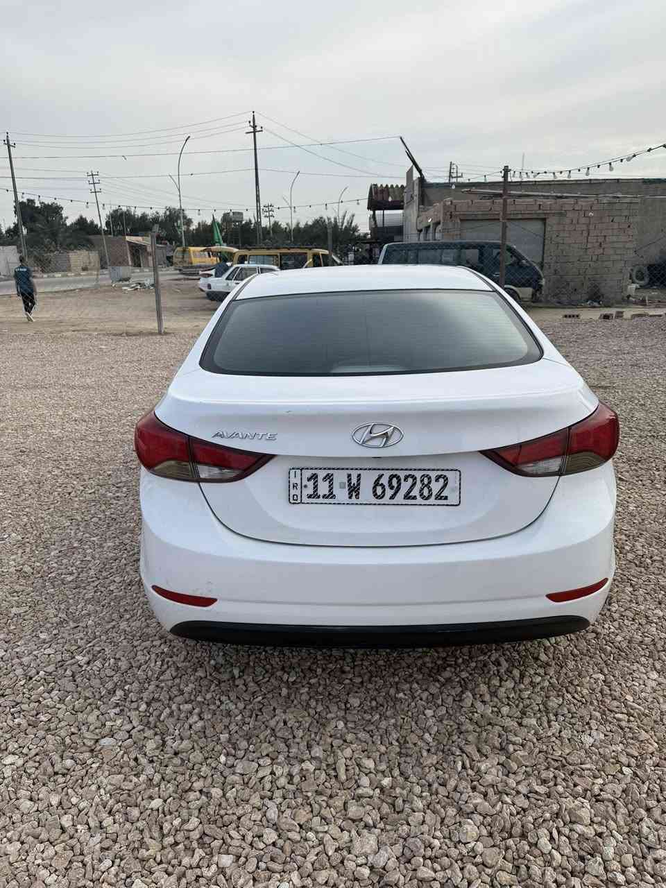 سوناته للبيع موديل 2016 رقم بغداد نكليزي صبغ بس حزام جماليه تحويل ثاني يوم محرك 1800 كير مكفول تخم تاير باتري جديد حداديه جديد تاخذ السياره ماتخسر عليه الف دينار 
تتصل بيك خير وتدلل *********** راهي ابو علي 
المكان النجف الاشرف 
ناحيه القادسية
