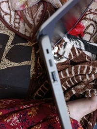 لابتوب من نوع hp Chrome قلاب 180 درجة مع الجنطة مالتها وشاحنتها بس الش...