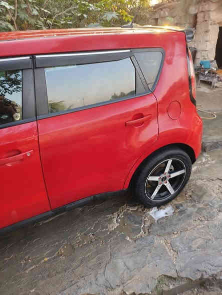 كيا صول 2016 امريكي رقم بغداد شاشة وتحكمات واتو محرك 2000 gdi ماشية 48 الف حقيقي السياره جديده وعلى ايدي حادث جاملغ وباب السايق موضح بالصور السعر 122 رقم ***********
