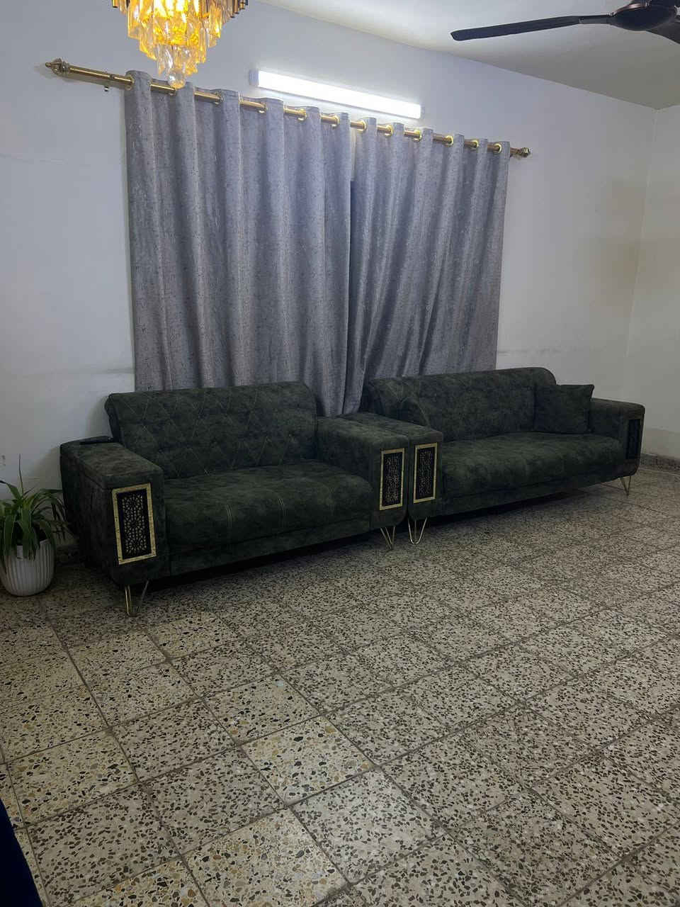 للبيع تخمين واحد 10 مقاعد والثاني 7مقاعد بحالة جيدة


**إذا كنت صاحب هذا الإعلان وتريد حذفه لأي سبب، رجاءا أرسل رسالة إلى الدعم الفني**