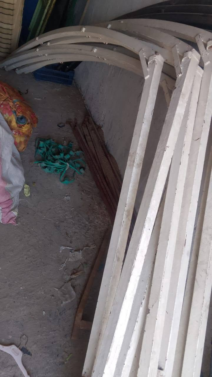 للبيع جادر خمس قطع مع ملحقاته
بصره طوبه ونخيله
رقم الهاتف ***********
