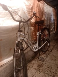 بايسكل بناتي للبيع موديل 2015 🔔شغال اكلوب شغال لون اصفر كرير اصلي شيما...