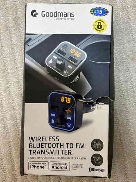 1- شاشه تثبت ع الدشبول كامل كل ملحقاته تشغل كاربلي واندرود اوتو وصوته يبث ع الراديو 
2-جهاز بلوتوث ع الجداحه وتكنك ع التلفون ثنينهن سعرهن ٥٠ الف مع التوصيل  ***********
