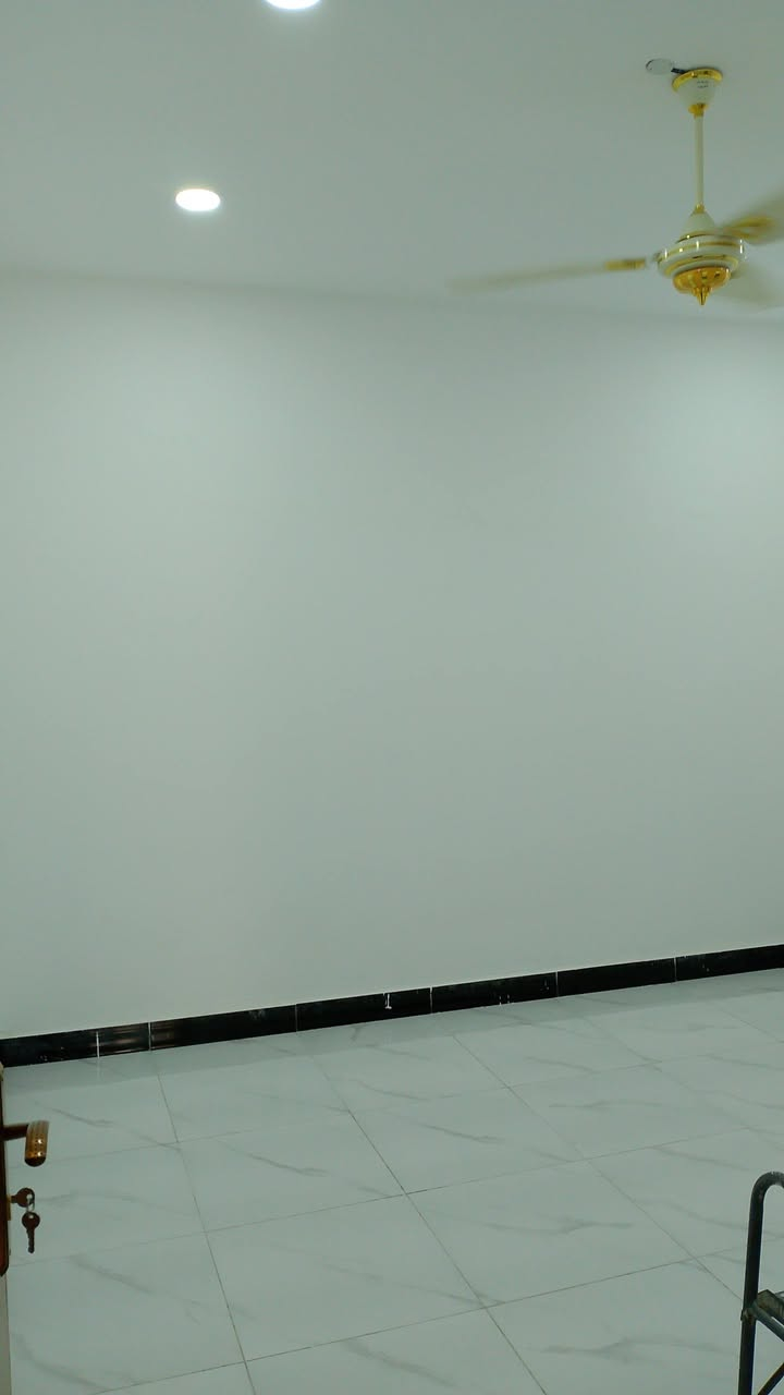 مشتمل للبيع مجمع الحليم الفرع الخامس يحتوي على غرفتين نوم وثلاث حمامات الاستفسار ***********
