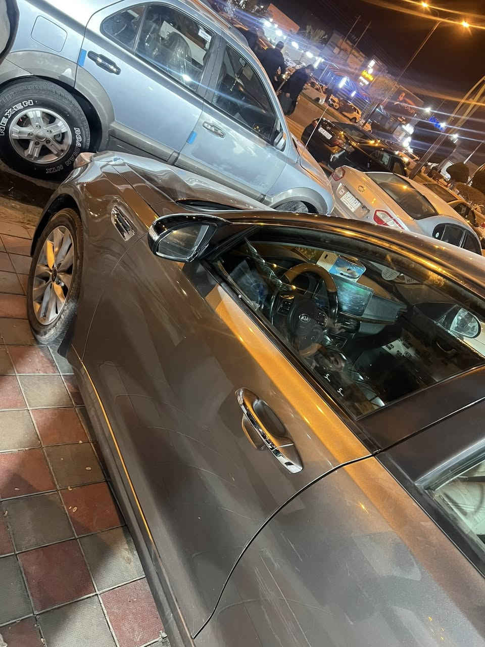 يالله اوبتما 2017 . وارد امريكي كلين بيها شخط خفيف بالباب . 2400 السياره. جديده احلى من الصور***********
