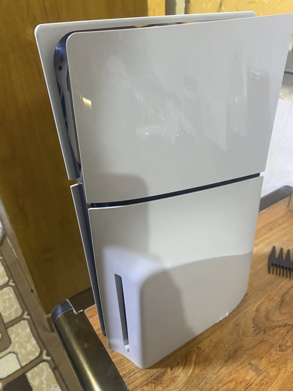 السلام عليكم
بلي فايف سلم ون تيرا اصدار الطافي وياه يده 
استخدام اقل الاسبوعين كارتونه موجوده وغراض كاملات 
سعره ب675  استخدام مال جديد 
واكدر اضيفلك يده احترافيه ب65
وذا تريد يده فايف عادي اضيفلك موجود ب70باله
مكاني بغداد الامين ريه وسكينه حي الجبهه تجيني للبيت تفحصه وتشوفه واخليك على راسي 
***********
