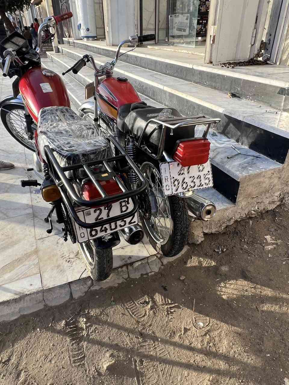 سلام عليكم دراجتين مرقم للبيع ثنينهن موديل 2020 وحده سنويته تنتهي 2029 وحدع 2028 التانكيه مال هونده مفتوحه بس ولفات مكينه 24 وثانيه مكينه 24 مامفتوحه سعر وحده جوه سوك 1350 جاي ينشرون ب 1500 وفوك انا جو سوك
مكاني ناصريه اريدو 

‭0777 081 6555‬
