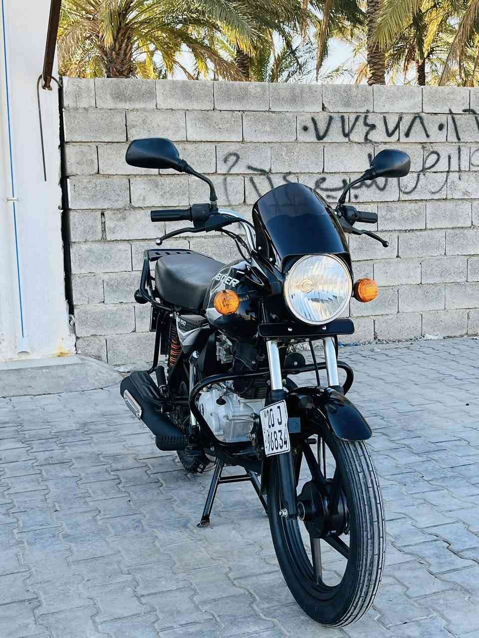 يالله سلام عليكم بوكسر موديل 2021ام الدوسات مرقم لوحة وسنوية انكليزي ديالى 
دراجة مكفوله كفاله عامه شرط برغي ما مفتوح بيها جيب الف فيتر وتعال افحص دراجة مال جناي جديدة بعد احلى من ااصور تجي وشوف بعينك برغي مابيها نقص ربع مذب عليها 
العنوان ديالى بعقوبة طريق بهرز مقابيل الفوج ال 7
بيع بالنقد والقصط ماستر رافدين فقط 
شراي اتصل وداللل ***********
