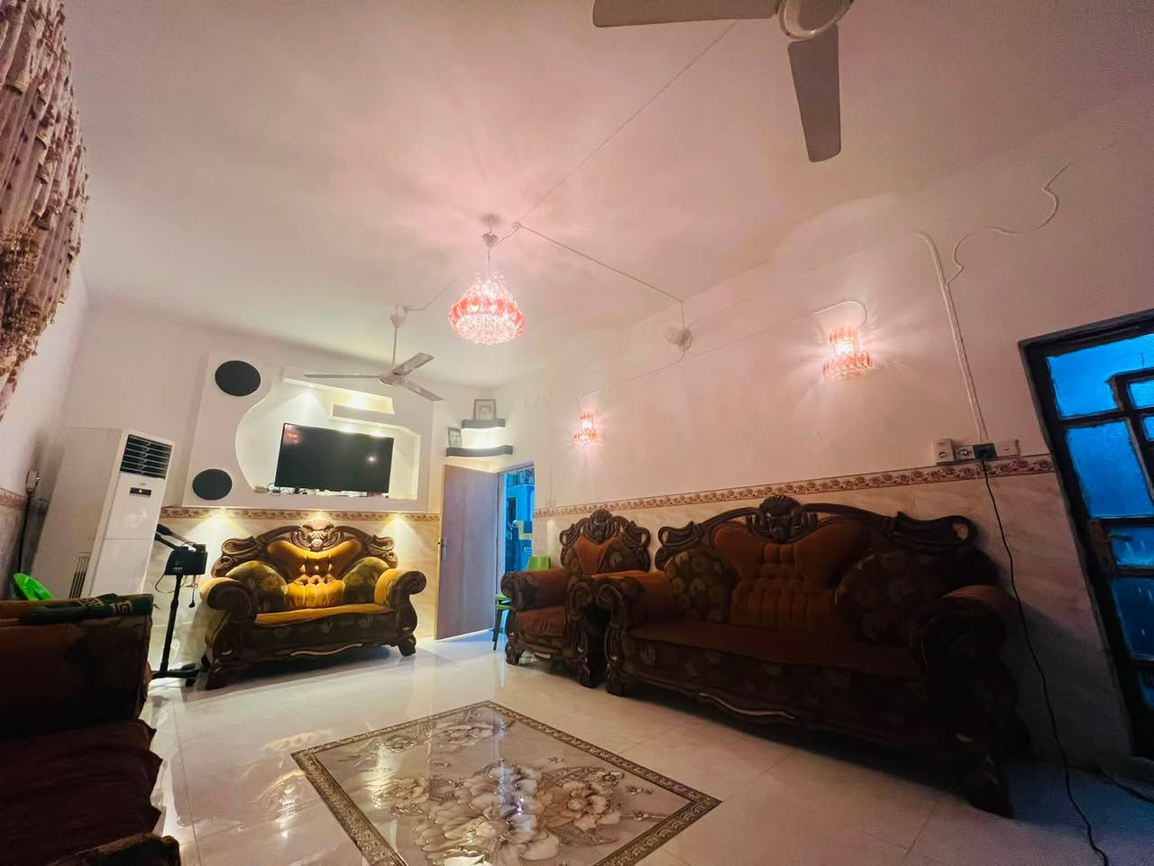 🏡 للبيع – بيت سكني بناء حديث
📍 الموقع: سياحي العتايج –  قرب عيادة علي طارق فرع حي السلام 

📐 المساحة: 250 م². سند 25 زراعي

✨ مواصفات المنزل:

* 4 غرف نوم واسعة.

* غرفة سويت (غرفة نوم مع حمام خاص).

* 3 حمامات.

* ⁠مطبخ حار +بارد

* كلدور واسع

* ⁠صاله واسعه

*بناء حديث بتشطيبات ممتازةم

* � للاستفسار والمعاينة يرجى التواصل على الخاص أو الاتصال***********

* ⁠***********
