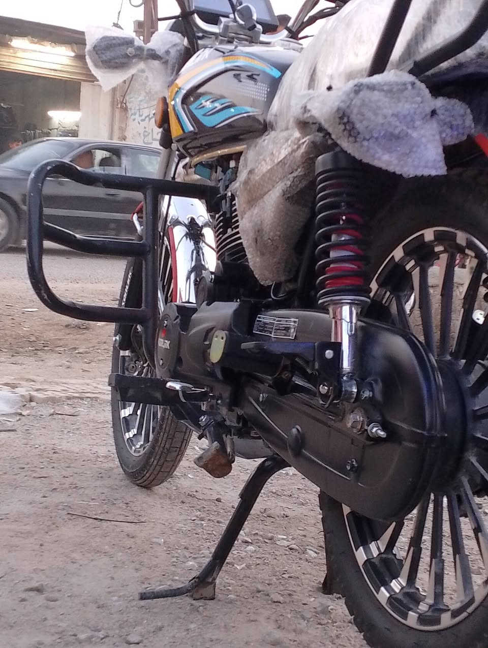 سلام عليكم دراجه للبيع دراجه سولنك دراجه رمبه صال 6اشهر اني نزلته بيدي من الرمبه دراجه برغي ما مبدل بيه ماش 2000وشويه دراجه جوه ايدي  شخط ما بيه سعر 900وبيه مجال   عنواني السياحي المعامل ***********
