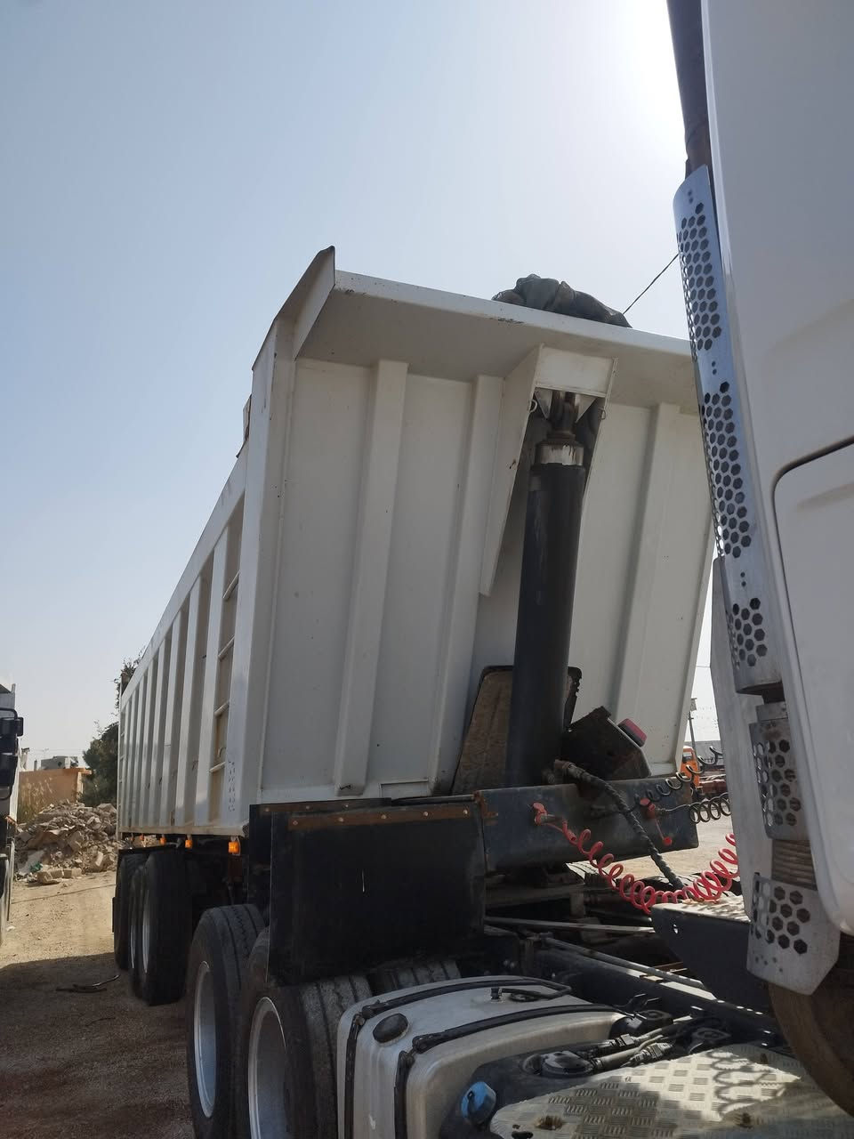 معرض الوان لتجارة السيارات والمعدات الثقيلة يرحب بكم
سكانيا سكس راس بلادي
موديل 2017
مجموعة جي اف ام النكي
حجم مكينه 580
كير 900
مربوطه كامله اربيل تحويل
عربانه حداديه
مجموعه براد 16
السعر 680/وبيها مجال
العنوان الانبار الفلوجة الخط السريع
*********** صلاح الحلبوسي
*********** صلاح الحلبوسي
*********** عبود الدليمي
*********** عبود الدليمي
