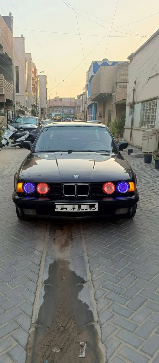 السلام عليكم 
BMW للبيع 
موديل 1992 525 أصل مكينة مسكر عدله كير أوتوماتيك رقم دهوك  هزه وسنويه جديده تبريد شغال داخل جلد برده خلفيه فتحة سقف شغاله 
السعر 58 وبيها مجال للتواصل خاص ماسنجر


**إذا كنت صاحب هذا الإعلان وتريد حذفه لأي سبب، رجاءا أرسل رسالة إلى الدعم الفني**