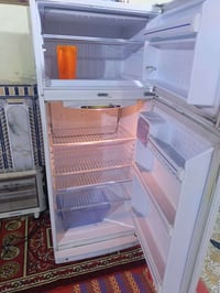 ثلاجه شرط الشغل للبيع السعر 225وبيه مجال الستفسار اتصال على رقم 077323...