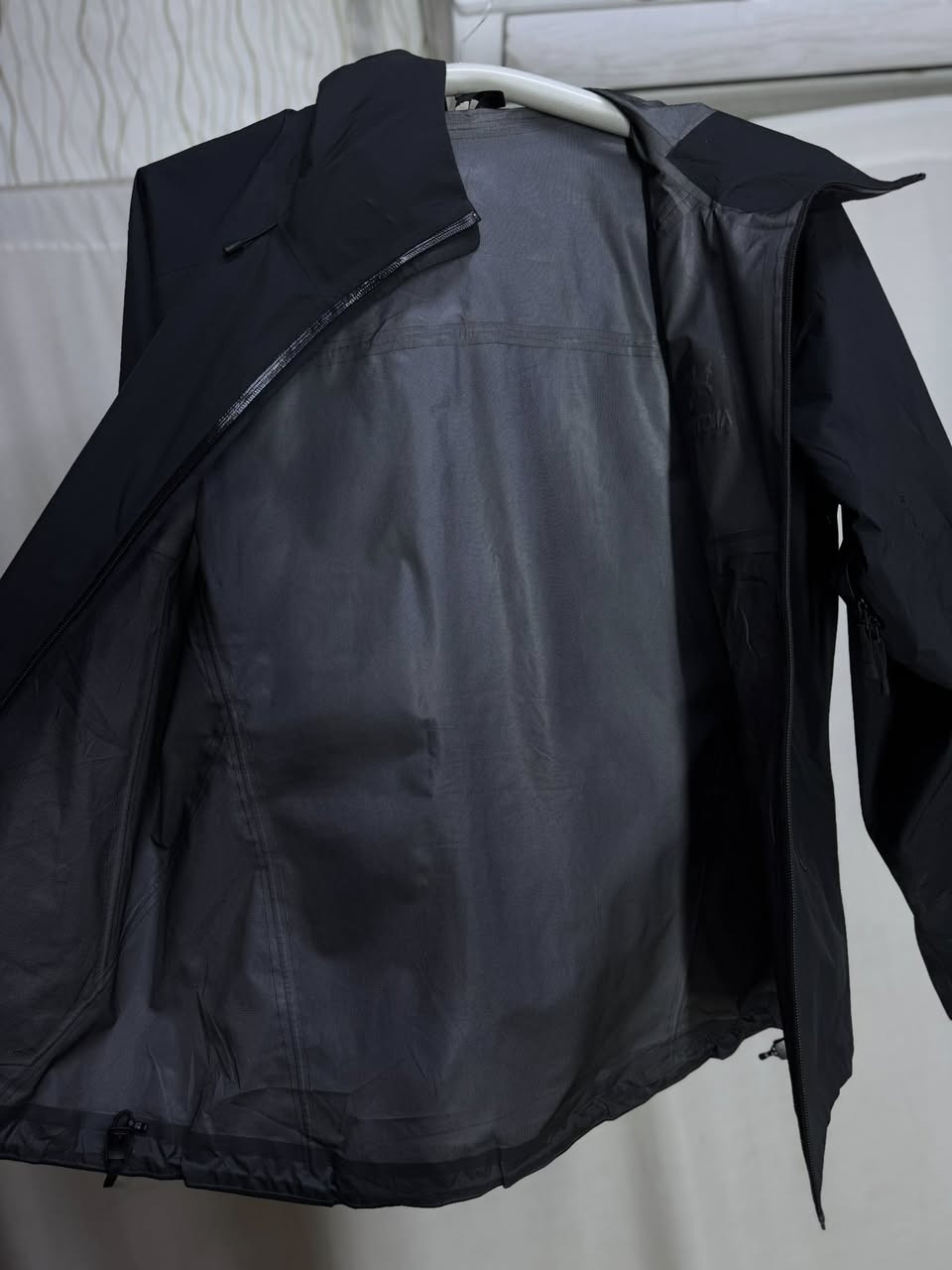 قمصله ماركه  (ARC’TERYX)سوبر كريم  
القياس   L
ألون  اسود فحم 
النظافه 💯/💯  

يوجد توصيل 🚚 (بغداد -محافظات )
☎️رقم الهاتف :***********

للحجز -دايركت
