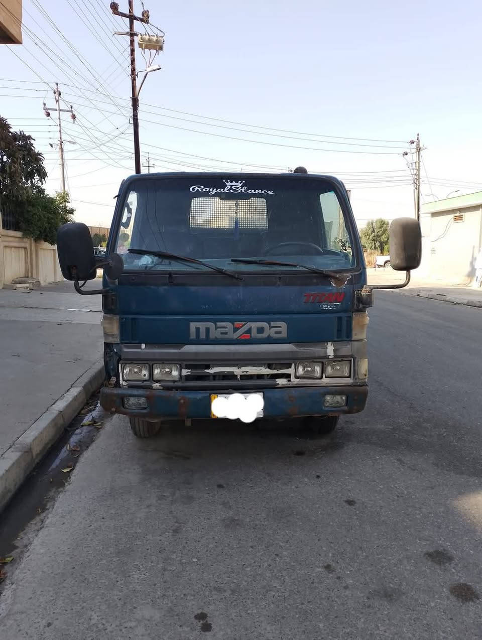 السلام عليكم 
قلاب مازدا للبيع
موديل 95 
ماكينه معمر جديد رايمن 
طخم تاير جديد 
زوج باتريات جديده 
كهربائيات شغاله كامل 
رقم نينوى باسمي الشرعي 
حصه كاز بيها 
تواصل على الارقام 
***********
***********
