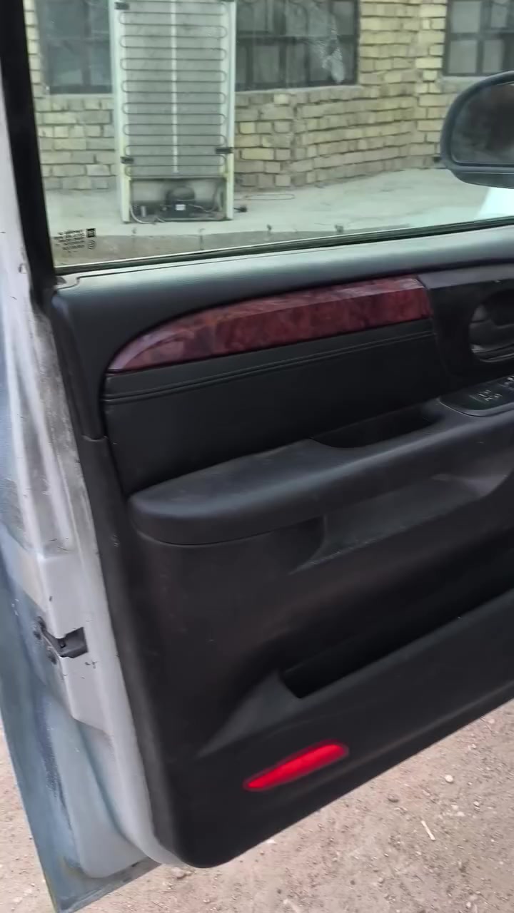 من رخصه الادمن بلايز مزاد 2004 اوراق كامله قرص كامل وكتاب شطب كملته من مرور الحسينيه  يعني معاملتها تقريبا كملت  صبغ عام للجماليه بدون ضربه  مكينه وكير خير من الله كشنات  جلد تحكم كهرباء تبريد ثلج  يرادلها بعض التلحيضات 
السعر 55  مكاني كربلاء 
للتواصل واتساب ***********
