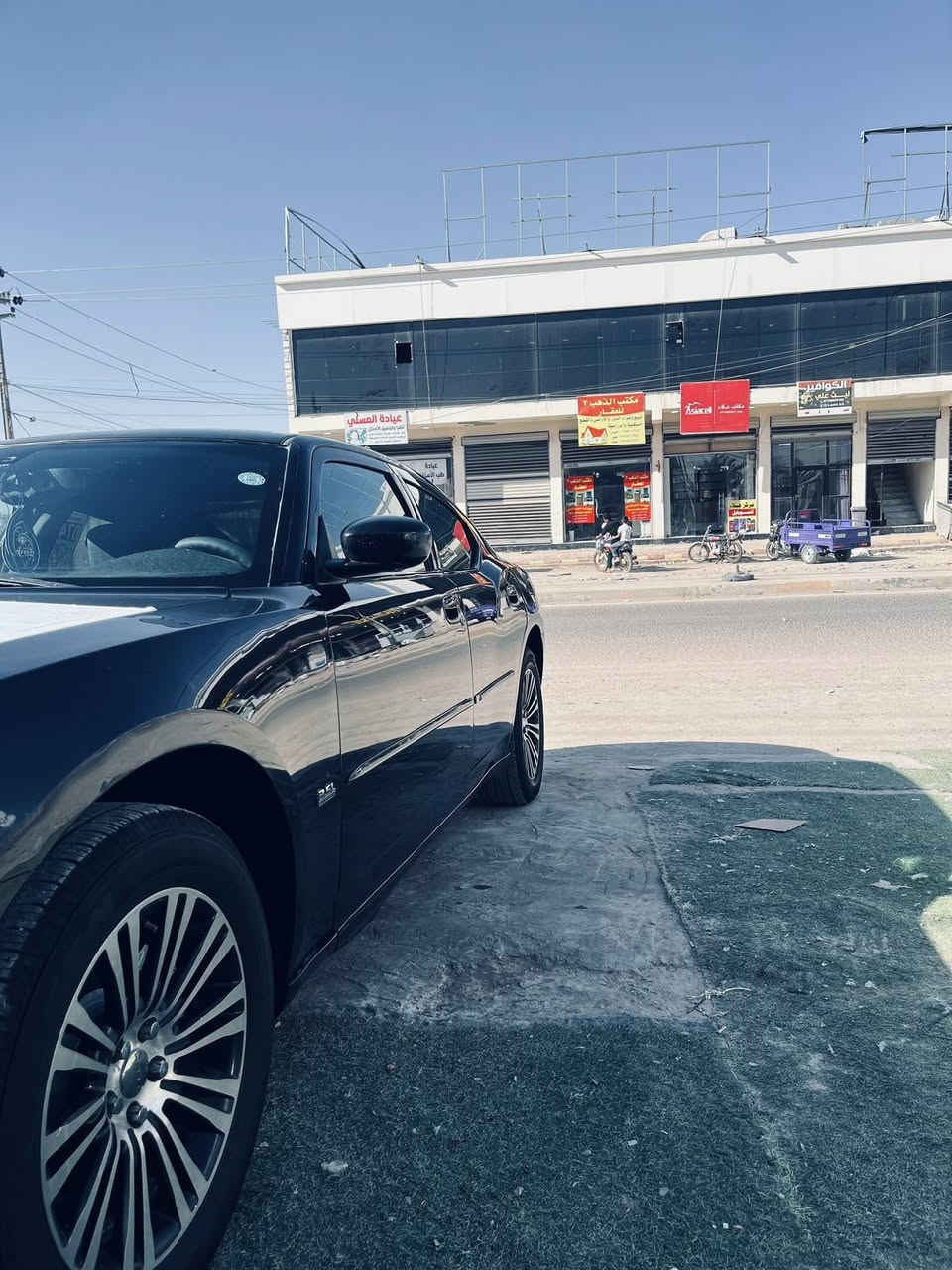 السلام عليكم اخوان جارجر 2009 جديده مكفوله غير داير خلفي فقط مكفول بجم شاصي قماره فقط هلال الخلفي مرشوش بدون اي ضربه سياره كشنات كهرباء. شاشه منضومه زنون كامله تخم. تاير سنويه 2030 هزه ماساقطه  
مكينه كير حداديه خير من الله شلعه  تخبل كلشي شغال بيها 
السعر 108 
عنوان بابل 
***********
