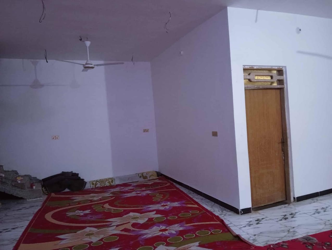 مكلفه بالنشر ..
بيت للبيع بحي الصادق
مساحته 300
البيت بتلو صب وسقف صب والبناء بلوك ومساحه 300 ركن على شارعين ماي ومجاري وكهرباء ومولده تبعد عنه 80متر
 سعر 80 مليون وبيه مجال للتفاوض ..
وهذا رقم صاحب البيت واتصل عليه
***********
