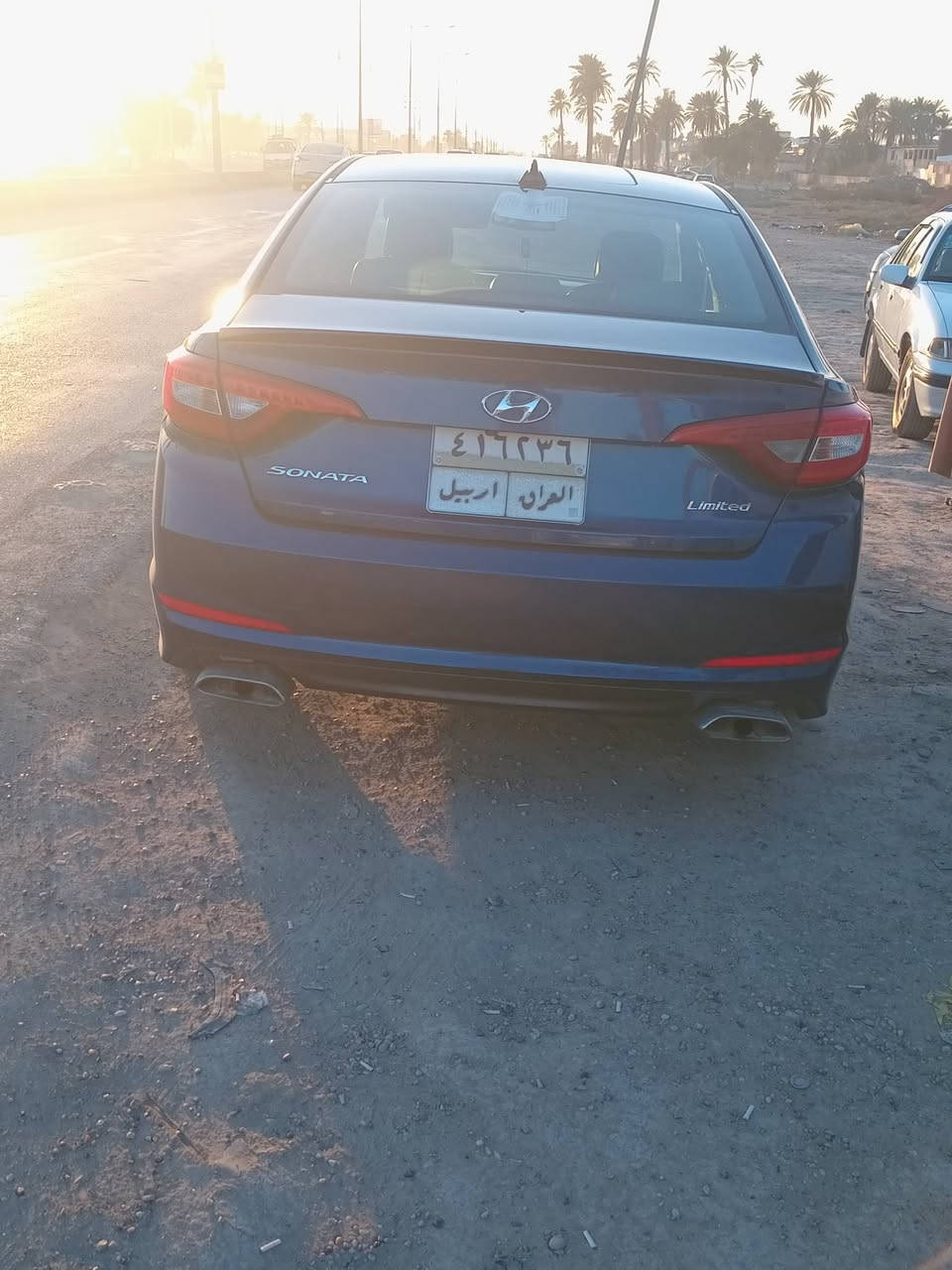 سيارة سوناتا للبيع موديل 2015 وارد أمريكي  فول عدا الفتحة محرك كير مكفولات
بصمة و بصمة أبواب.
تحكمات ستيرن.
رادارات.
مانع انزلاق.
كشنات الأمامية كهربائية
كامرة خلفية.
حادثها بسيط بجم.
الشراي الاتصال على الرقم أو الواتساب***********
