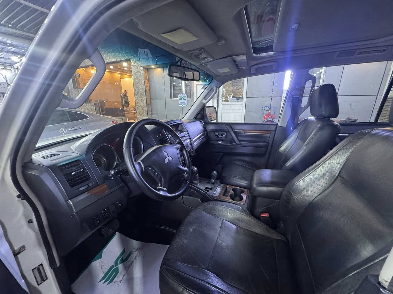 السلام عليكم ورحمة الله
للبيع باجيرو حبتور فوول مواصفات 2009 
سيارة جديده جداً بيهه قطعتين صبغ بدون حادث 
عداد 140 الف 
السعر 128$ 
الاتصال 
***********
مكان السيارة الكاظميه المقدسه
