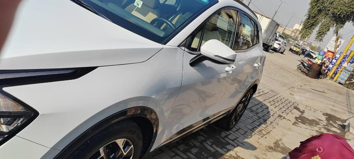 السلام عليكم كيا سبورتج موديل 2024 ماشي 19 الف مكفوله السياره فول مكان السياره بغداد الدوره للاتصال ***********
