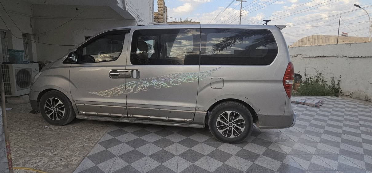 سلام عليكم سياره للبيع ٢٠٠٩ مفتوح ومحور مكينه ١٢ قبق اسود كير اوتو مكلف بل نشر***********
