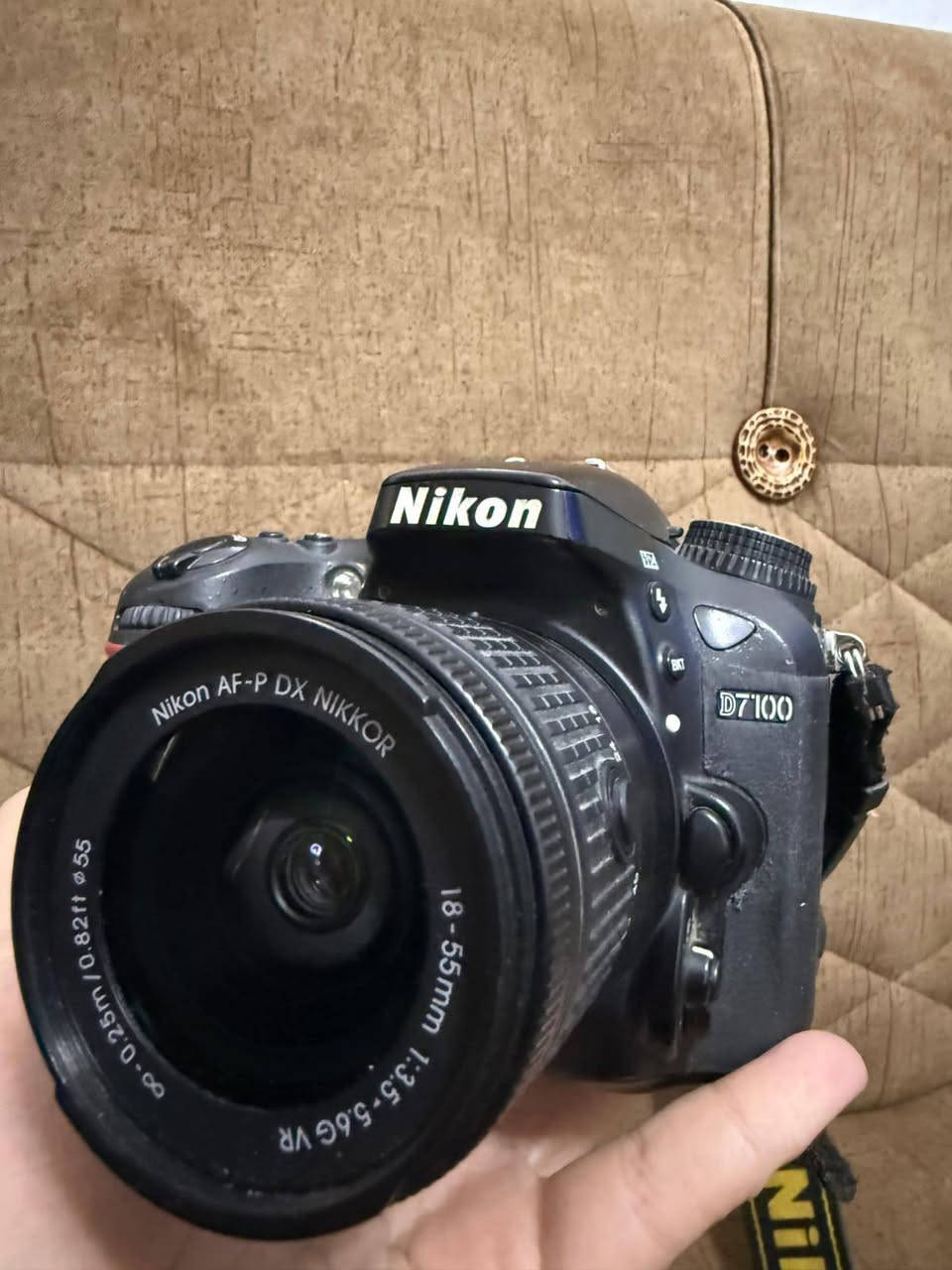 السلام عليكم
كامره Nikon للبيع 

كامله المواصفات مابيهه اي خلل كلش جديده الكامره

فقط عطل في الكيبل الشحن 

وبسعر مناسب كلش 

للتواصل     ***********
