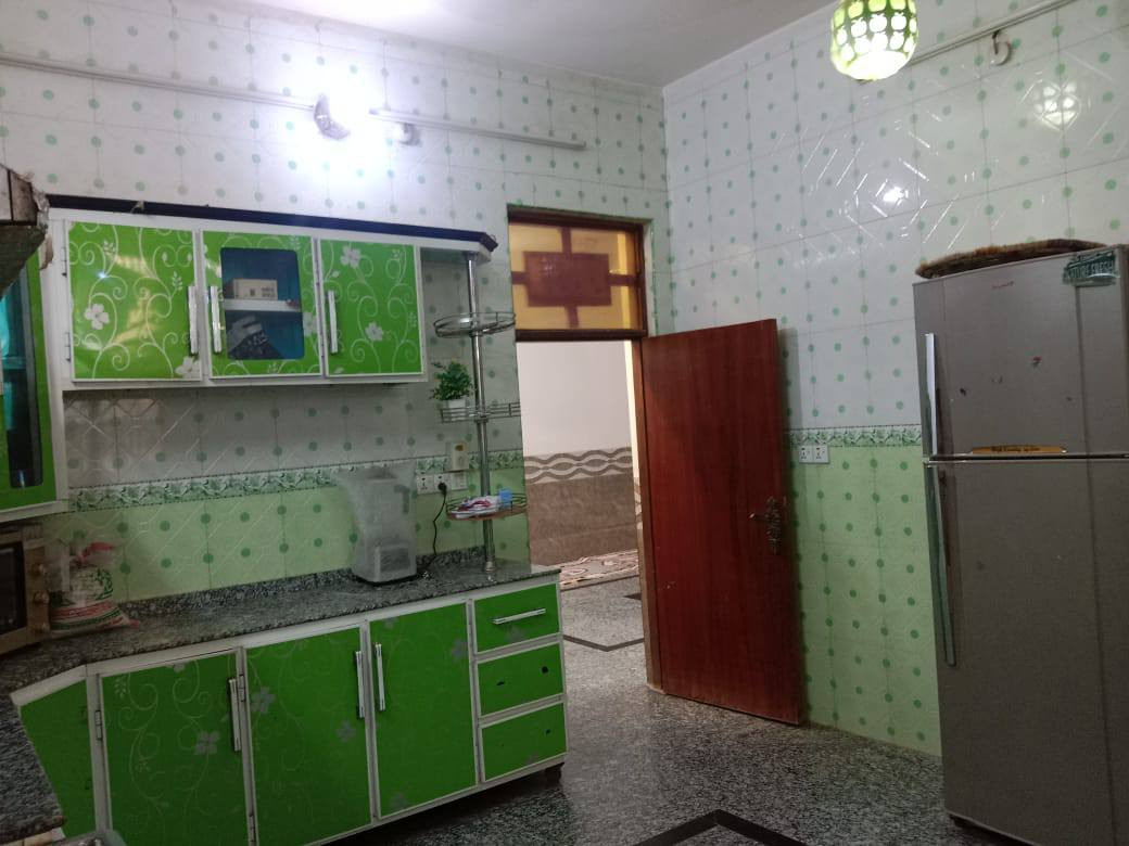 دار للبيع حي الصدر الثانية مقابل مدرسة المسرات عرض الشارع 20 متر مساحة 200 متر طابو صرف الاستفسار ***********
