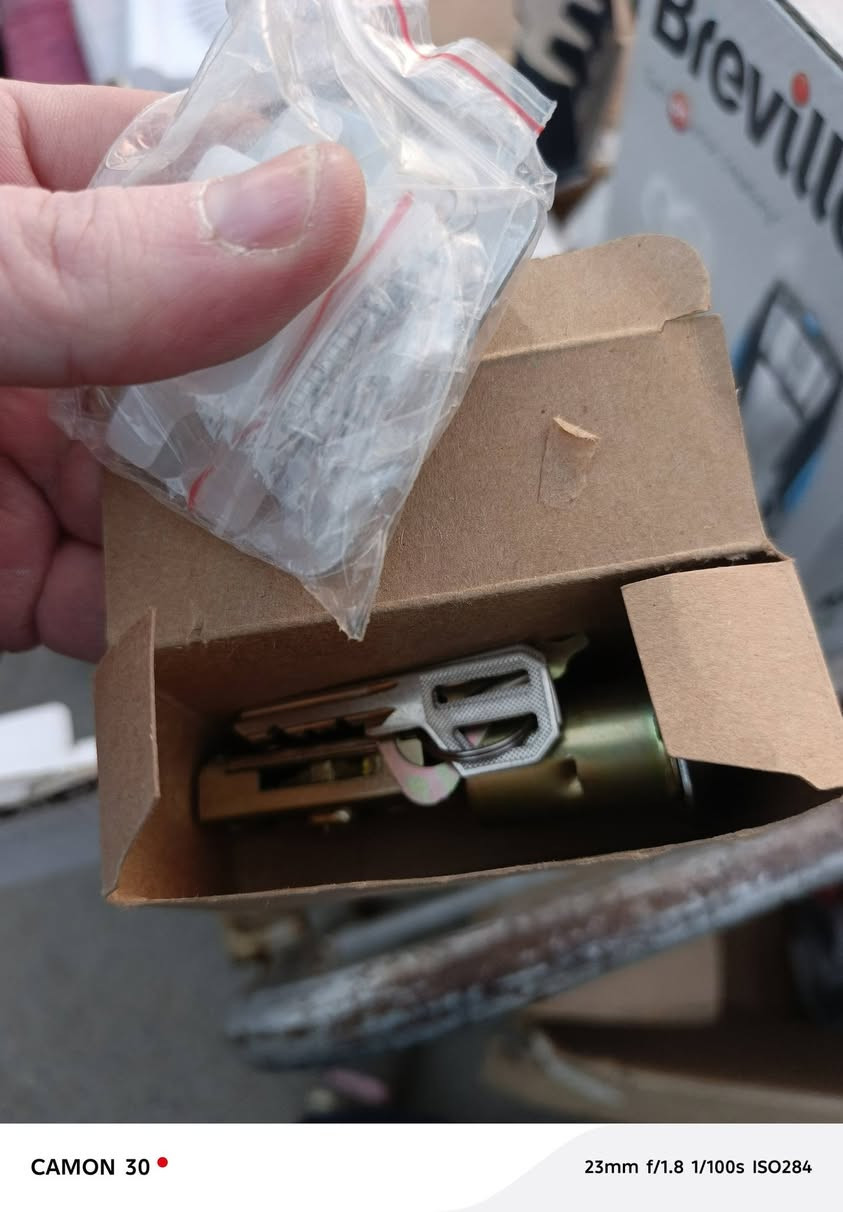 قفل ذكي سمارت لمس بهذا الشكل بسعر ٢٠ الف


**إذا كنت صاحب هذا الإعلان وتريد حذفه لأي سبب، رجاءا أرسل رسالة إلى الدعم الفني**