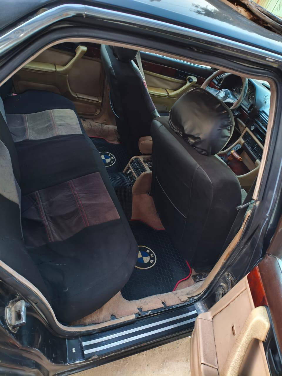 سلام عليكم بيئم 735 اصل سنوية وبليته رقم بغداد انكليزي بأسمي كير حاوية تخم تاير 5ويل كب سنوية ل27 تبريد شغال حدادية جديده فتحه شغاله مكينه بيها خيط بخار السعر/50/ويبها مجال مكان الديوانية قضاء المهناوية 
للاستفسار/***********
