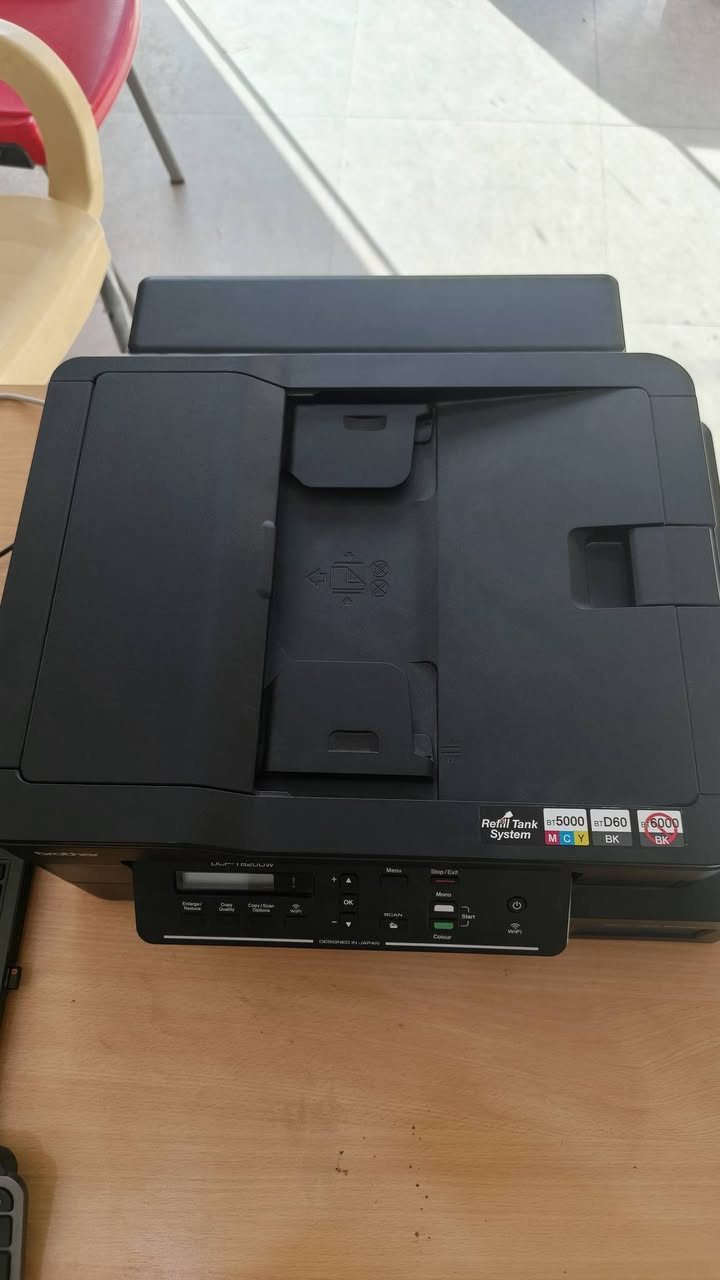 طابعة برذر T820dw مستعملة استخدام أقل من ثلاث أشهر وياها سيت حبر مع علبة لون أسود بلادية مع كافة الملحقات من كارتونة وكيبلات السعر 250 ألف بيها مجال بسيط مكاني كربلاء الحر لايوجد توصيل تجي تفحص وبخدمتك للاتصال ***********

