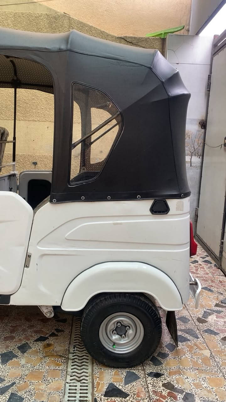 وين اليدور جديد 21/8 كفاله عامه سنويه ولوحات نكليزي 
تحويل ثاني يوم نضافته 100/95 مكاني مدينه الصدر 
***********
السعر :8250 بيه مجال
