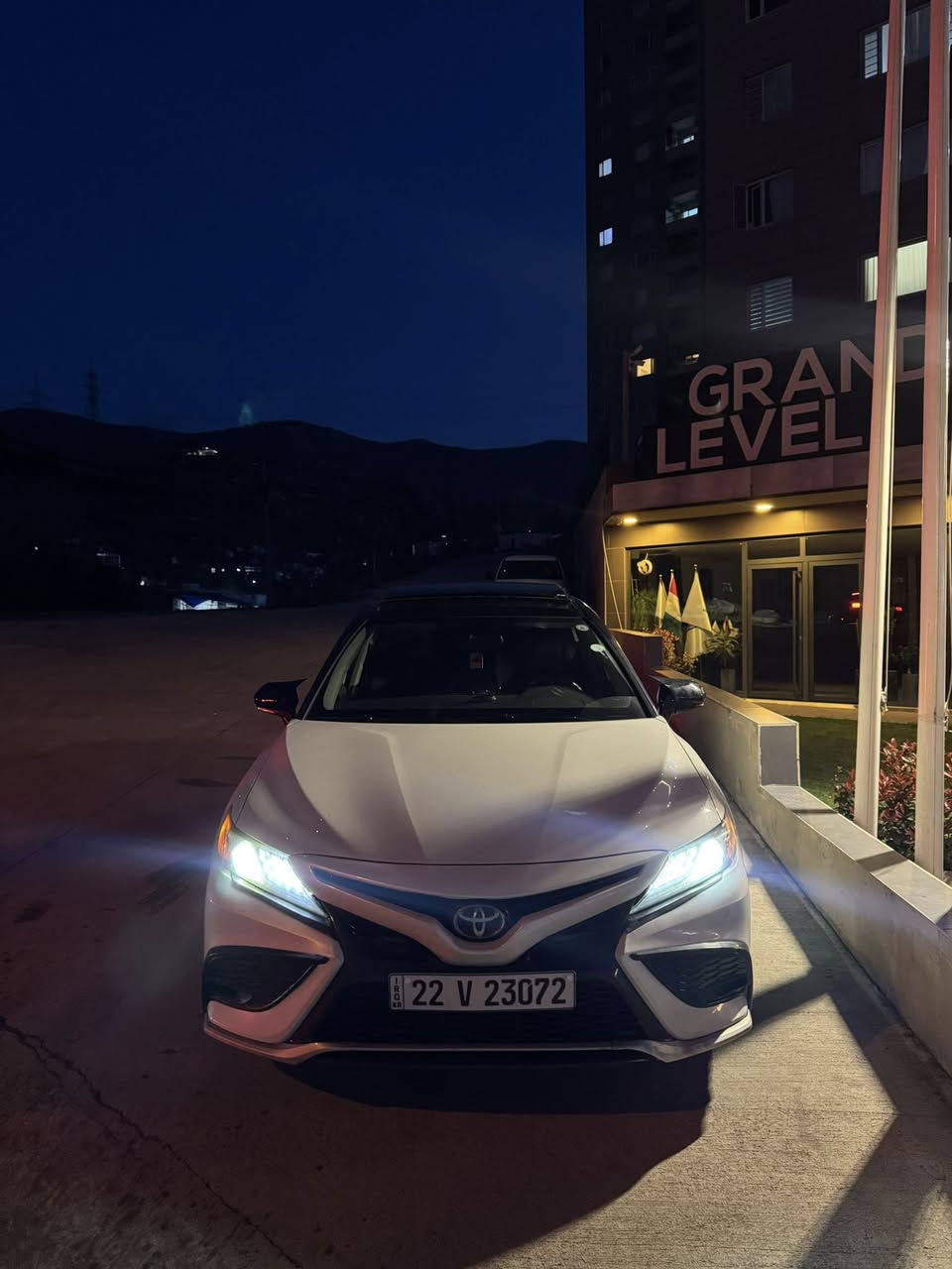 𝐓𝐨𝐲𝐨𝐭𝐪 𝐂𝐚𝐦𝐫𝐲 - 𝐗𝐒𝐄 ( 𝟐𝟎𝟐𝟑 ) 

- النوع السيارة : تويوتا كامري
- الموديل السيارة : 2023 
- المواصفات السيارة : XSE 

- المواصفات …..
- بصمة . بصمة ابواب ( فتحه سقف پانوراما ) 
- كشنات جلد ، كشنات هيتر ، دواخل اسود
- شاشة كبيرة ، كاميرة خلفية و بعد 
- المواصفات معروفة يعني فول Xse 

- ضرر السيارة : ١ قطع صبخ
- بولند صبخ + ابرباك ستيرن سيستم شركة
- بدون دواخل و بدون شواصي 
- محرك ٤ سلندر محرك بشرط گير بشرط

- مكان السيارة : دهوك
- الهاتف : 0750.362.69.09
