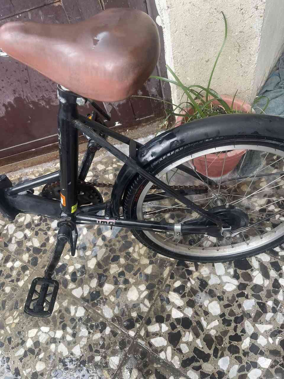 بايسكل حجم 20
بايسكل يطبك ما بي اي مشكلة 

 بايسكل BMXgtr

بايسكل جبلي يجي كير ٧ سرعات مع قفل بايسكل كامل مكمل ما عده البريك الخلفي يرادله تبديل 

سبب البيع عدم التفرغ

 المكان بغداد الحرية للتواصل *********** واتساب
