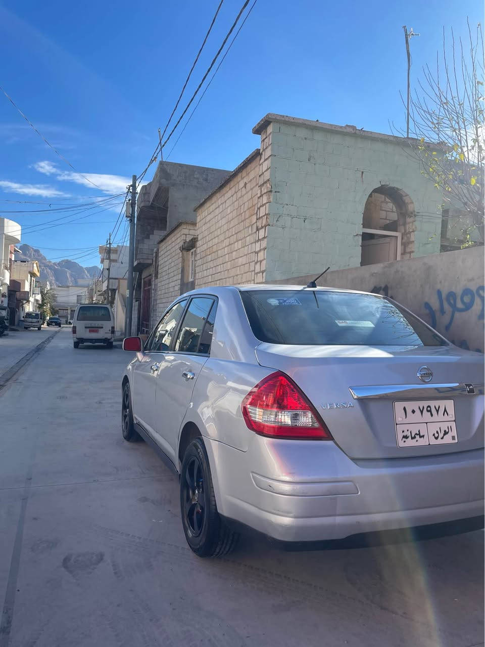 نیسان ڤێرسا ٢٠١٠ مەکینە گەورە ١٦٣ هەزار ڕۆیوە ٣ پارچە بۆیاخ بی ناو گرتن بێ ئرباگ پێیش و پشت کەپس *********** ڤایبەر واتسئاپ رانية, السليمانية
