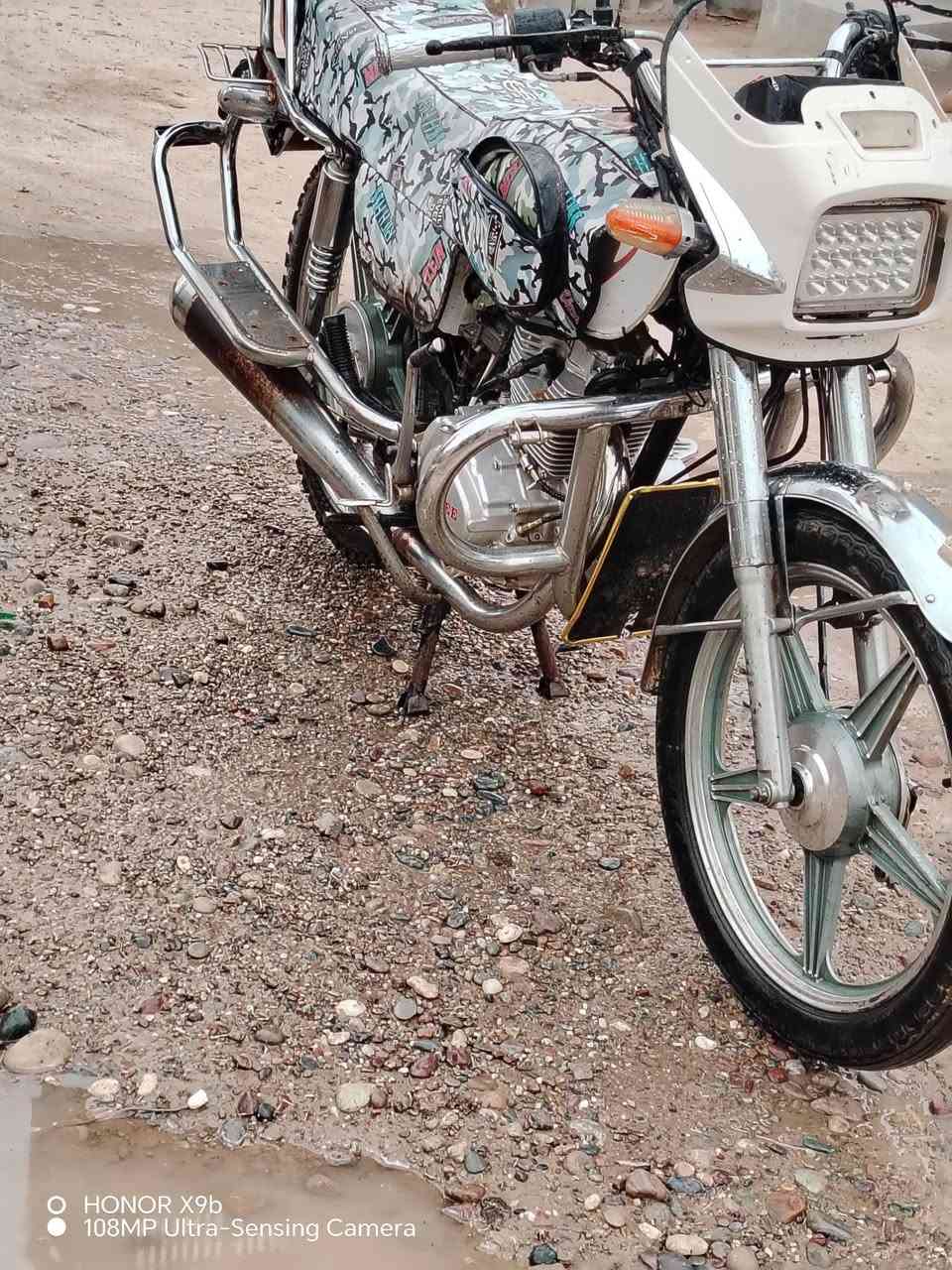 سلامو عليكم ماطور جني للبيع موديل 23 نظاف السع 600 ***********

