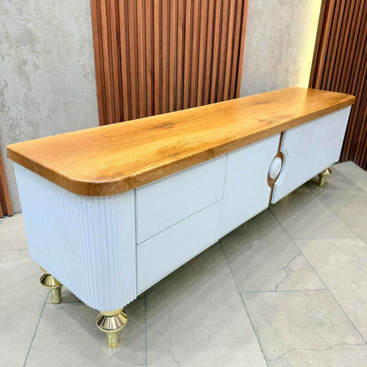 ميز بلازما قياس 160 سم 
ارتفاع 50 سم 
عمق 35 سم


**إذا كنت صاحب هذا الإعلان وتريد حذفه لأي سبب، رجاءا أرسل رسالة إلى الدعم الفني**