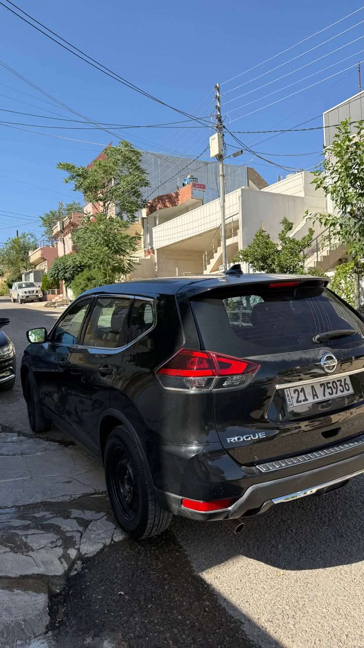 بە ناوی خوای گەورە
رۆگ ٢٠١٨ رەشی قەتران
١٠٨ هەزار میل رۆشتوە
چەمەلەقی پێشەوەی سایەق لەگەل چەمەلەقی دواوەی سایەق تەنها پەمپە بێ دەعم و بێ ئێرباگ تەقین
واتە دوو پارچەی هەیە و سەیارەکە زۆر جوانە
کەمێک بۆیاخی سەقفەکەی تەڵخ بووە
گێڕ و مەکینە خەلەلی نیە و نەکراوەتەوە
سەنەوی هەتا ٢٠٣٠ تازەیە و هیچ مەسرەفێکی تیا نیە
١٣٣ وەرەقە و مەجالێکی کەم
***********
***********
لە سلێمانیم السليمانية, العراق


**إذا كنت صاحب هذا الإعلان وتريد حذفه لأي سبب، رجاءا أرسل رسالة إلى الدعم الفني**